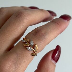 Elegant Gold Leaf Ring with Crystals